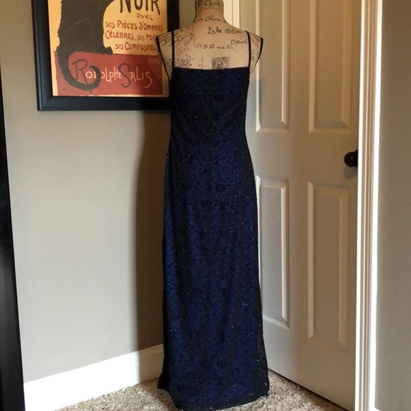 Connected Apparel woman’s formal dress - Picture 2 of 6